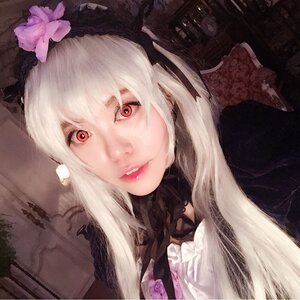 Rating: Safe Score: 0 Tags: 1girl bow closed_mouth flower gothic_lolita hair_flower hair_ornament hat lips lolita_fashion long_hair looking_at_viewer portrait red_eyes solo suigintou upper_body white_hair User: admin