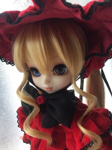 Rating: Safe Score: 0 Tags: 1girl bangs blonde_hair blue_eyes bonnet bow doll eyelashes face flower lips long_hair looking_at_viewer portrait rose shinku simple_background solo twintails upper_body User: admin