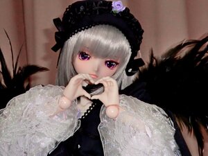 Rating: Safe Score: 0 Tags: 1girl black_wings doll feathered_wings feathers flower gothic_lolita hands lace lips lolita_fashion long_hair long_sleeves looking_at_viewer purple_eyes rose silver_hair solo suigintou upper_body white_hair wings User: admin
