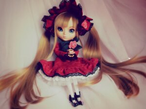 Rating: Safe Score: 0 Tags: 1girl absurdly_long_hair blonde_hair blue_eyes bonnet bow cup doll dress figure flower long_hair long_sleeves photo pink_rose red_dress rose shinku sitting solo teacup twintails very_long_hair User: admin