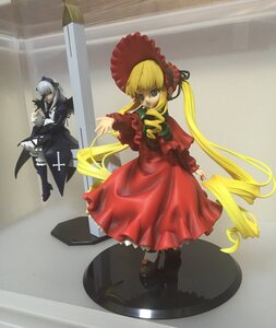 Rating: Safe Score: 0 Tags: 2girls blonde_hair blue_eyes bonnet bow doll dress drill_hair full_body long_hair long_sleeves looking_at_viewer multiple_dolls multiple_girls photo red_dress shinku shoes silver_hair standing suigintou suitcase tagme twintails very_long_hair User: admin