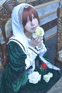 Rating: Safe Score: 0 Tags: 1girl blue_eyes blurry depth_of_field dress flower green_eyes lace lips looking_at_viewer sitting solo suiseiseki white_flower white_rose User: admin