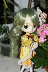 Rating: Safe Score: 0 Tags: 1girl blurry blurry_background blurry_foreground depth_of_field doll dress flower frilled_sleeves frills green_eyes green_hair kanaria komeiji_koishi long_hair long_sleeves looking_at_viewer solo wide_sleeves yellow_dress User: admin