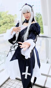 Rating: Safe Score: 0 Tags: 1girl 3d black_dress dress fence long_hair outstretched_hand solo suigintou User: admin