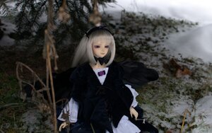 Rating: Safe Score: 0 Tags: 1girl bangs black_dress blurry doll dress gothic_lolita hairband lolita_fashion long_hair long_sleeves outdoors red_eyes solo suigintou User: admin