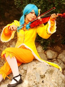 Rating: Safe Score: 0 Tags: 1girl blue_hair instrument kanaria long_hair realistic solo violin User: admin