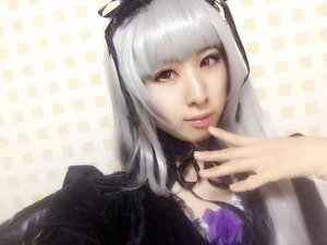 Rating: Safe Score: 0 Tags: 1girl bangs blunt_bangs closed_mouth hood lips long_hair looking_at_viewer nail_polish red_eyes solo suigintou white_hair User: admin