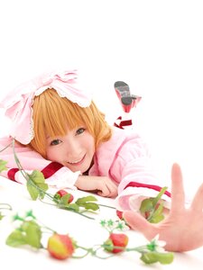 Rating: Safe Score: 0 Tags: 1girl blonde_hair blurry blurry_foreground depth_of_field flower food fruit hands hinaichigo lips looking_at_viewer smile solo strawberry User: admin