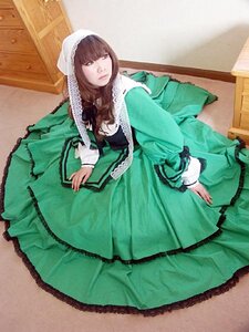 Rating: Safe Score: 0 Tags: 1girl bangs brown_hair dress green_dress hood long_hair long_sleeves looking_at_viewer solo suiseiseki veil User: admin