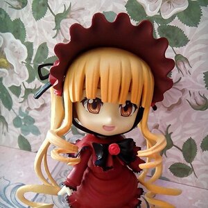 Rating: Safe Score: 0 Tags: 1girl bangs blonde_hair blunt_bangs bonnet bow doll dress flower hat long_hair long_sleeves looking_at_viewer open_mouth plant red_dress red_eyes rose shinku smile solo twintails very_long_hair vines User: admin