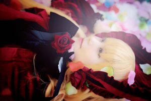 Rating: Safe Score: 0 Tags: 1girl blonde_hair blurry depth_of_field flower hat red_flower red_rose rose shinku solo User: admin