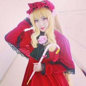 Rating: Safe Score: 0 Tags: 1girl bangs blonde_hair blue_eyes bow flower lips long_hair long_sleeves photo pink_flower pink_rose red_dress rose shinku solo traditional_media upper_body User: admin