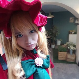 Rating: Safe Score: 0 Tags: 1girl blonde_hair blue_eyes bow flower hat lips long_hair looking_at_viewer photo portrait realistic shinku solo upper_body User: admin