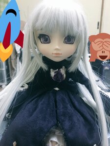 Rating: Safe Score: 0 Tags: 1girl doll dress flower long_hair looking_at_viewer rose solo suigintou white_hair User: admin