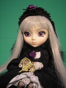 Rating: Safe Score: 0 Tags: 1girl bangs black_dress closed_mouth doll dress flower gothic_lolita green_background lips lolita_fashion long_hair long_sleeves looking_at_viewer pink_rose purple_eyes purple_flower rose solo suigintou upper_body User: admin