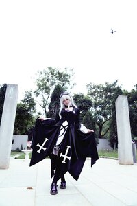 Rating: Safe Score: 0 Tags: 1girl black_dress dress long_dress long_hair silver_hair solo standing suigintou tree User: admin