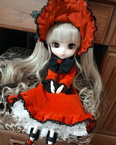 Rating: Safe Score: 0 Tags: 1girl blonde_hair blunt_bangs bonnet bow capelet doll dress long_hair long_sleeves looking_at_viewer photo red_dress rose shinku shoes sitting solo very_long_hair User: admin