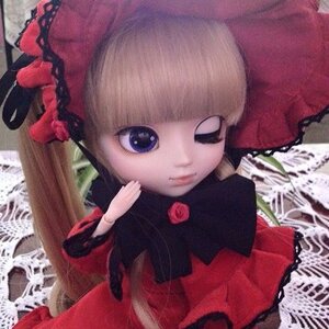 Rating: Safe Score: 0 Tags: 1girl bangs blonde_hair blue_eyes blunt_bangs bonnet bow doll dress flower frills long_hair long_sleeves looking_at_viewer red_dress rose shinku smile solo upper_body User: admin