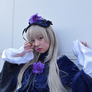 Rating: Safe Score: 0 Tags: 1girl bangs dress eyelashes flower long_hair long_sleeves nail_polish purple_flower purple_rose rain rose solo suigintou upper_body User: admin