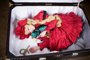 Rating: Safe Score: 0 Tags: 1girl blonde_hair bonnet bow closed_eyes dress flower long_hair mirror red_dress shinku sleeping solo User: admin