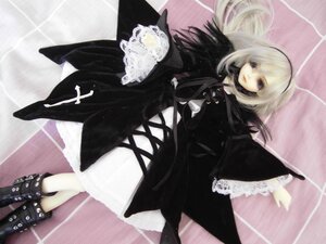 Rating: Safe Score: 0 Tags: 1girl black_dress black_footwear blonde_hair boots cross doll dress gothic_lolita hairband lolita_fashion long_hair long_sleeves solo standing suigintou User: admin