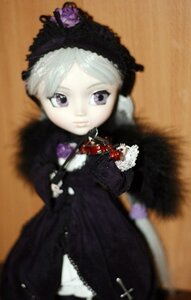 Rating: Safe Score: 0 Tags: 1girl black_dress blurry depth_of_field doll dress fur_trim gothic_lolita hat lolita_fashion long_sleeves looking_at_viewer purple_eyes solo standing suigintou User: admin