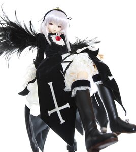 Rating: Safe Score: 0 Tags: 1girl black_dress black_wings boots doll dress frills hairband long_hair long_sleeves looking_at_viewer pink_eyes rose silver_hair sitting solo suigintou white_background wings User: admin