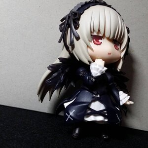 Rating: Safe Score: 0 Tags: 1girl bangs black_wings chibi doll dress frills gothic_lolita hairband long_sleeves red_eyes rose solo suigintou wings User: admin