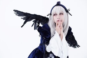 Rating: Safe Score: 0 Tags: 1girl black_ribbon black_wings dress feathers flower gradient_background hairband long_hair long_sleeves looking_at_viewer ribbon silver_hair solo suigintou wings User: admin