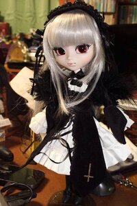 Rating: Safe Score: 0 Tags: 1girl bangs blurry closed_mouth depth_of_field doll dress frills gothic_lolita hairband lace lolita_fashion long_hair long_sleeves looking_at_viewer photo red_eyes solo suigintou User: admin