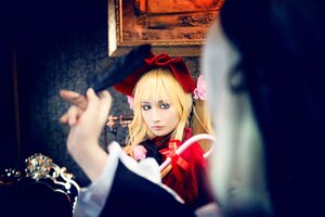 Rating: Safe Score: 0 Tags: 1girl blonde_hair blue_eyes blurry blurry_foreground bow depth_of_field dress flower photo red_dress shinku solo User: admin