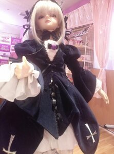 Rating: Safe Score: 0 Tags: 1girl 3d black_dress blonde_hair doll dress frills gothic_lolita indoors long_sleeves photo solo suigintou User: admin
