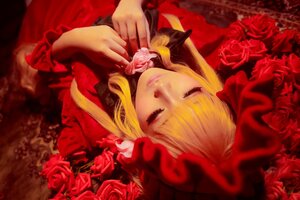 Rating: Safe Score: 0 Tags: 1girl blonde_hair closed_eyes dress flower hat lips long_hair pink_rose red_flower red_rose rose shinku solo User: admin