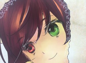 Rating: Safe Score: 0 Tags: 1girl bangs brown_hair close-up closed_mouth eyebrows_visible_through_hair face green_eyes hair_between_eyes image looking_at_viewer red_eyes smile solo suiseiseki User: admin