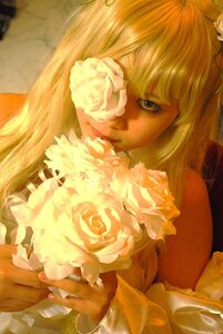 Rating: Safe Score: 0 Tags: 1girl blonde_hair blue_eyes bouquet dress flower kirakishou long_hair rose solo white_flower white_rose yellow_flower yellow_rose User: admin