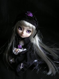 Rating: Safe Score: 0 Tags: 1girl auto_tagged bangs black_background black_theme closed_mouth cross dark doll dress gothic_lolita lips lolita_fashion long_hair long_sleeves looking_at_viewer purple_eyes solo suigintou upper_body white_hair User: admin