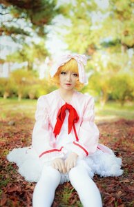 Rating: Safe Score: 0 Tags: 1girl blonde_hair blurry blurry_background bridal_veil depth_of_field dress gloves hinaichigo lips outdoors realistic sitting solo striped veil white_dress white_legwear User: admin