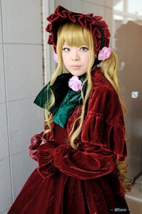 Rating: Safe Score: 0 Tags: 1girl bangs blonde_hair blue_eyes bonnet flower lips long_hair looking_at_viewer photo shinku solo twintails User: admin