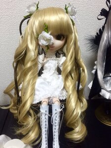 Rating: Safe Score: 0 Tags: 1girl black_eyes blonde_hair doll dress flower kirakishou long_hair rose sitting solo very_long_hair User: admin