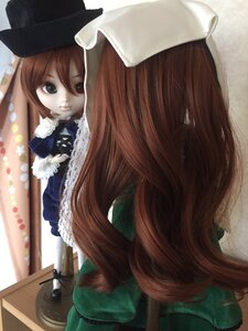 Rating: Safe Score: 0 Tags: 1girl brown_hair doll dress frills green_dress green_eyes hat long_hair long_sleeves looking_at_viewer looking_back multiple_dolls sisters solo souseiseki suiseiseki tagme twins very_long_hair User: admin
