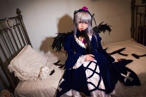 Rating: Safe Score: 0 Tags: 1girl 3d black_wings dress feathers flower frills long_hair long_sleeves looking_at_viewer silver_hair solo suigintou wings User: admin