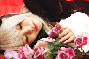 Rating: Safe Score: 0 Tags: 1girl animal_ears bangs blurry cat_ears depth_of_field eyelashes flower holding lips nail_polish pink_flower pink_rose realistic red_flower red_rose rose solo suigintou User: admin