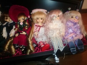 Rating: Safe Score: 0 Tags: blonde_hair bow doll dress flower hat hina_ichigo multiple_dolls multiple_girls rose shinku short_hair tagme umbrella User: admin