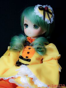 Rating: Safe Score: 0 Tags: 1girl black_background bow doll green_hair hat kanaria short_hair solo top_hat User: admin