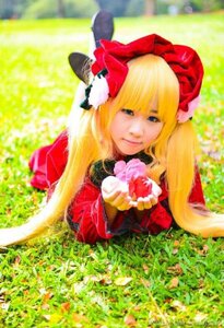 Rating: Safe Score: 0 Tags: 1girl bangs blonde_hair blue_eyes bow dress flower lips long_hair pink_bow red_dress rose shinku solo User: admin