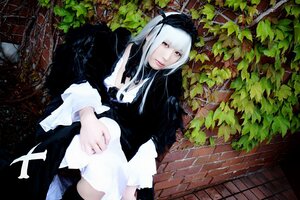 Rating: Safe Score: 0 Tags: 1girl black_dress closed_mouth dress gothic_lolita hairband leaf lolita_fashion long_hair long_sleeves plant red_eyes sitting solo suigintou white_hair User: admin