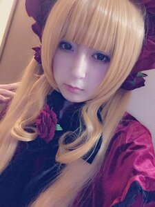 Rating: Safe Score: 0 Tags: 1girl bangs blonde_hair blue_eyes blunt_bangs closed_mouth flower lips long_hair looking_at_viewer portrait rose shinku solo User: admin