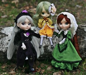 Rating: Safe Score: 0 Tags: 3girls blonde_hair boots doll dress flower frills green_eyes lolita_fashion long_hair long_sleeves multiple_dolls multiple_girls outdoors purple_eyes sitting standing suiseiseki tagme white_hair User: admin