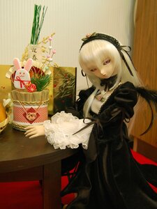 Rating: Safe Score: 0 Tags: 1girl doll dress flower frills hairband long_hair long_sleeves sitting solo suigintou User: admin