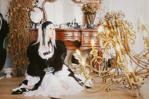 Rating: Safe Score: 0 Tags: 1girl black_dress dress long_hair long_sleeves sitting solo suigintou torn_clothes white_hair User: admin